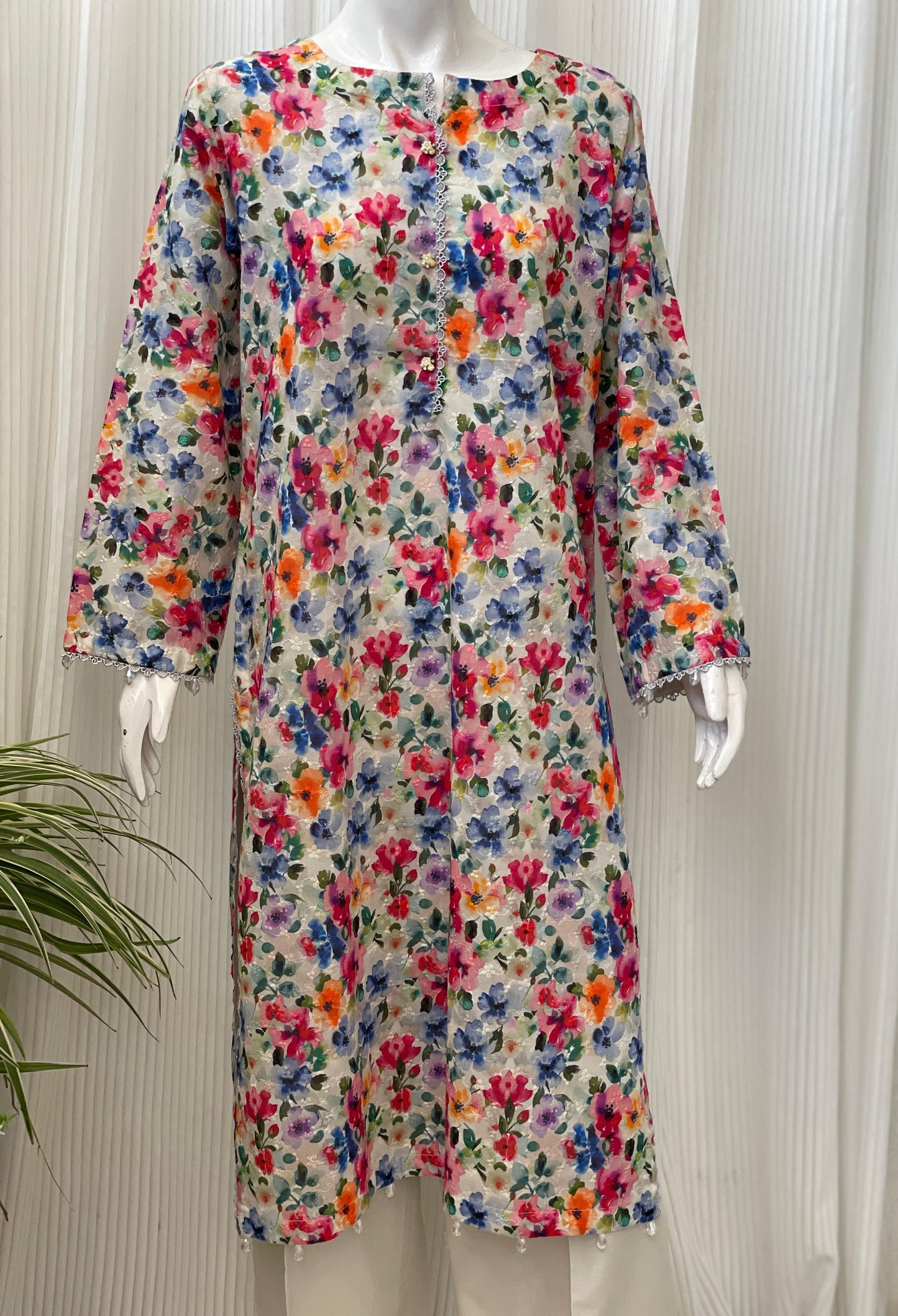 Elegant Chikankari Three-Piece Kurta Set – Festive Ethnic Wear for Women
