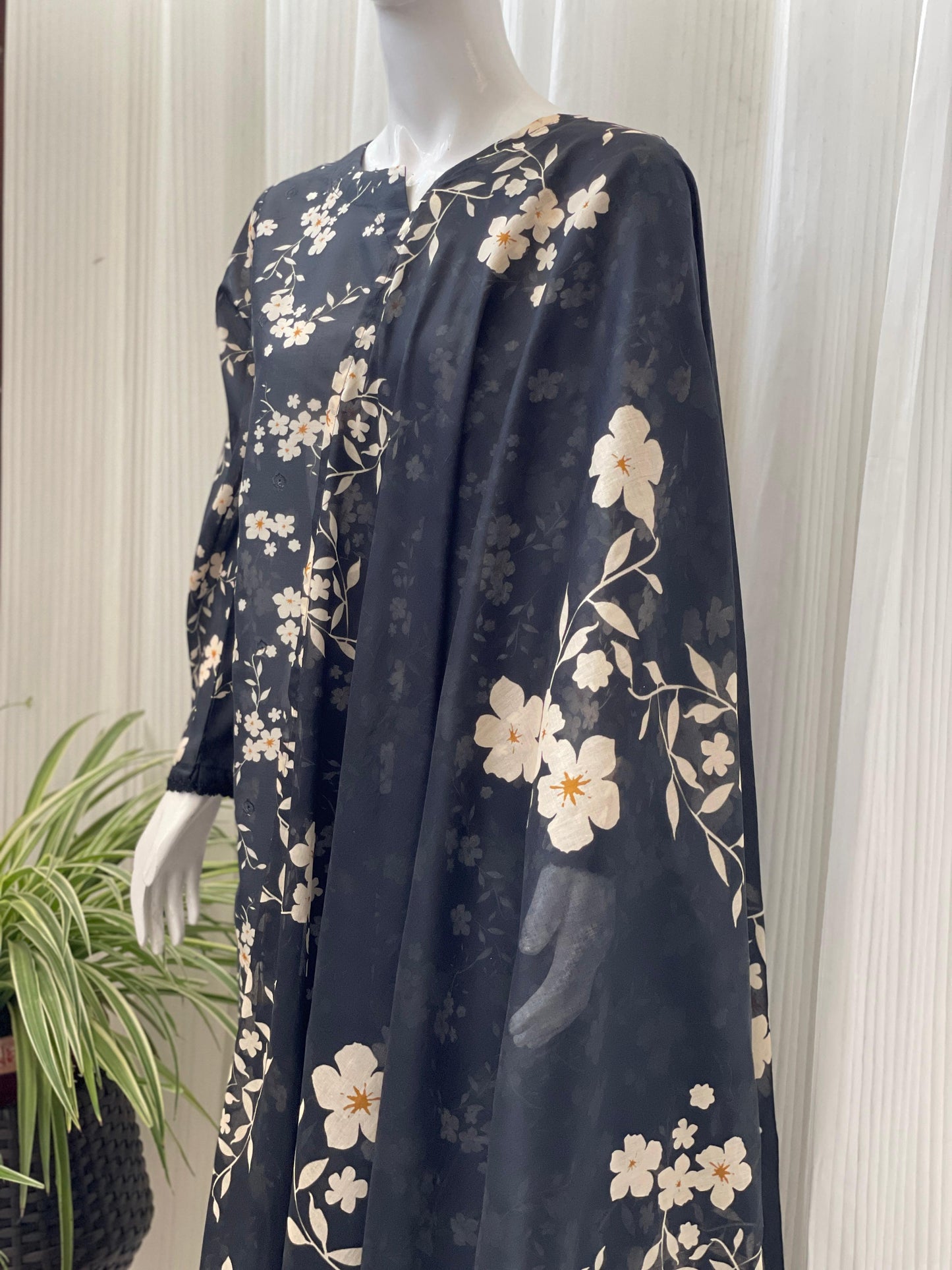 Elegant Chikankari Three-Piece Kurta Set – Festive Ethnic Wear for Women