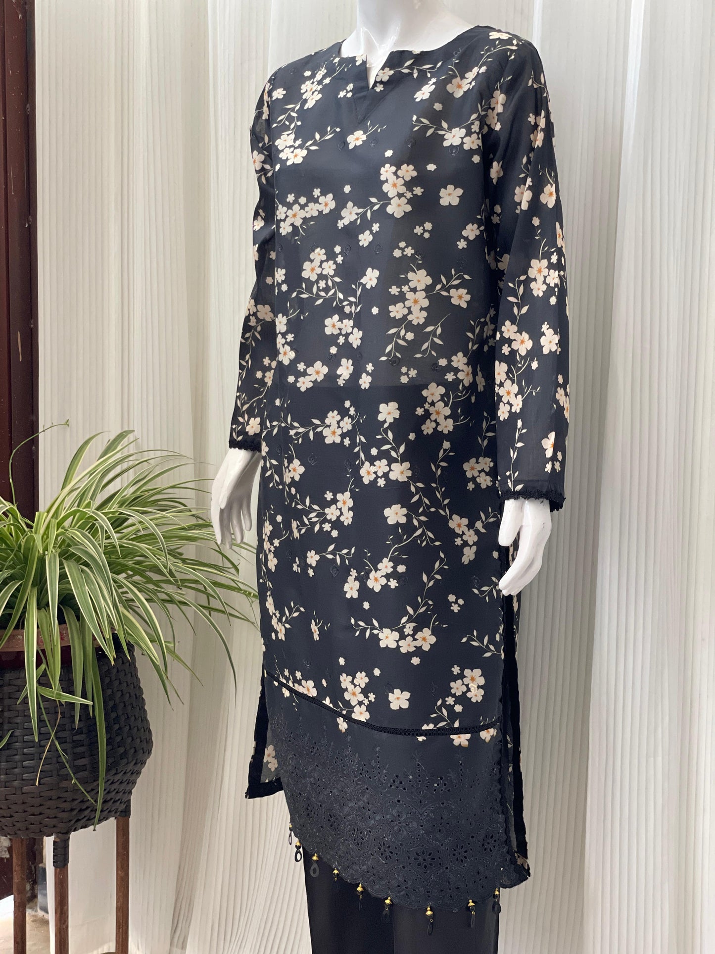 Elegant Chikankari Three-Piece Kurta Set – Festive Ethnic Wear for Women