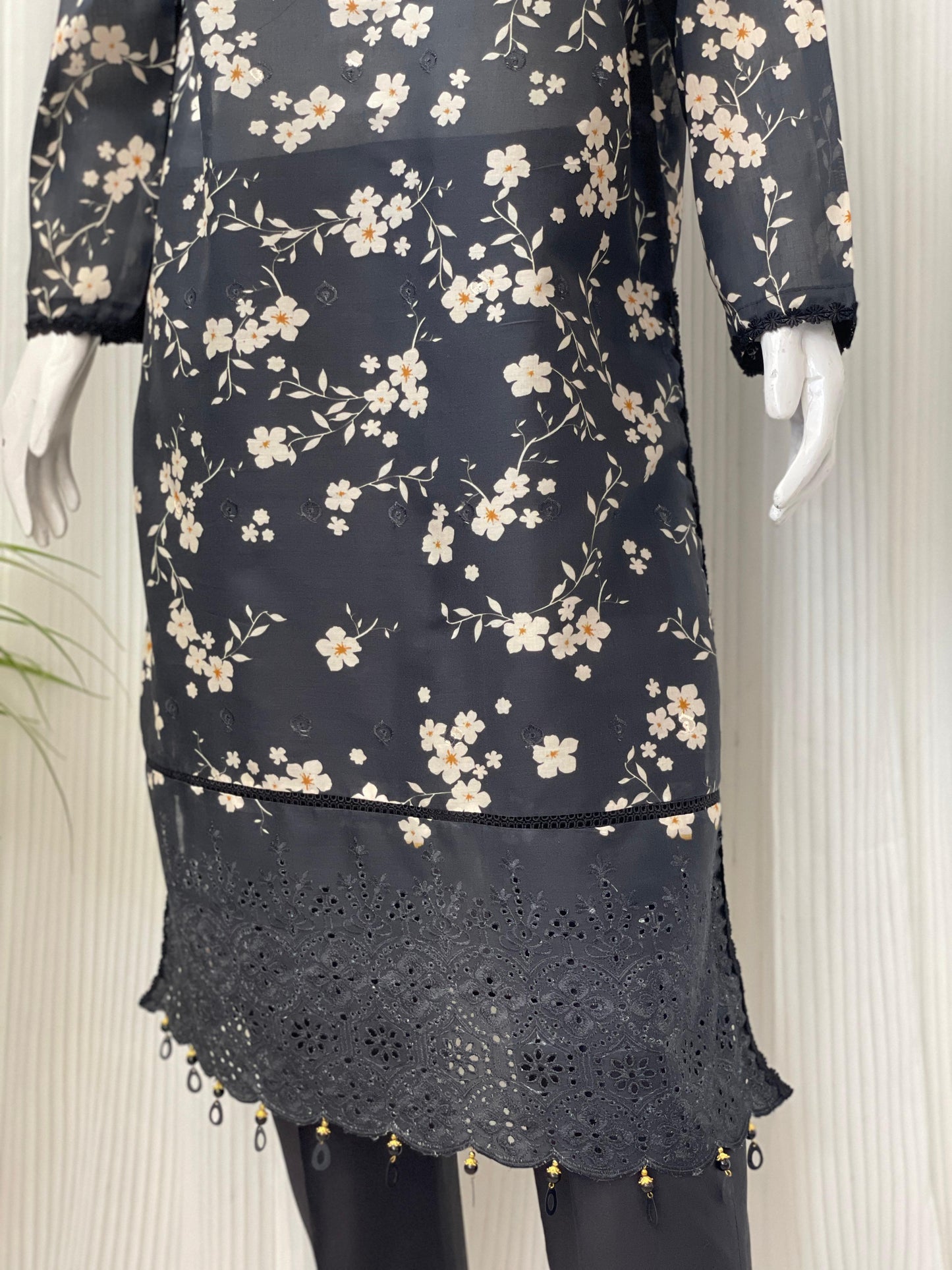 Elegant Chikankari Three-Piece Kurta Set – Festive Ethnic Wear for Women