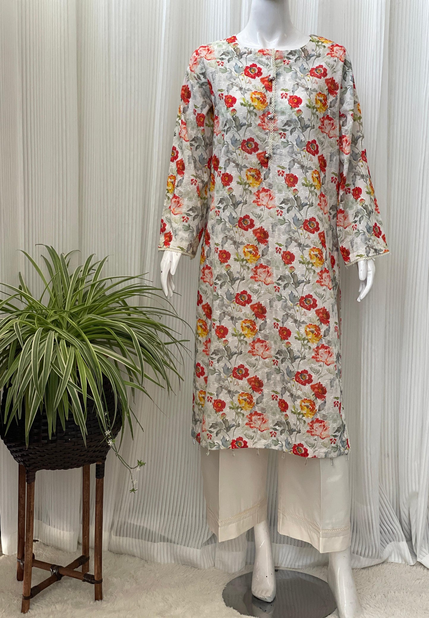 Elegant Chikankari Three-Piece Kurta Set – Festive Ethnic Wear for Women