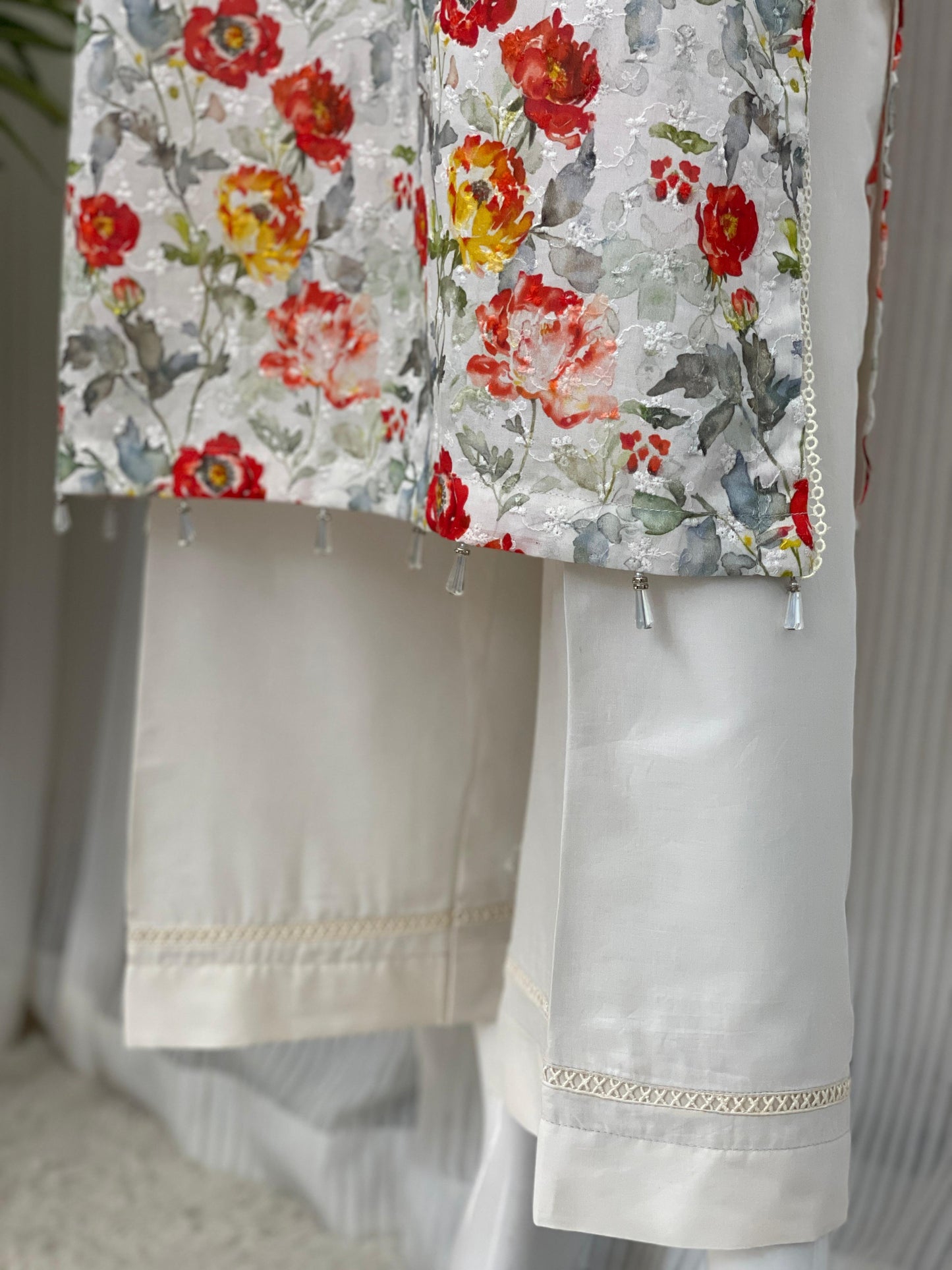 Elegant Chikankari Three-Piece Kurta Set – Festive Ethnic Wear for Women