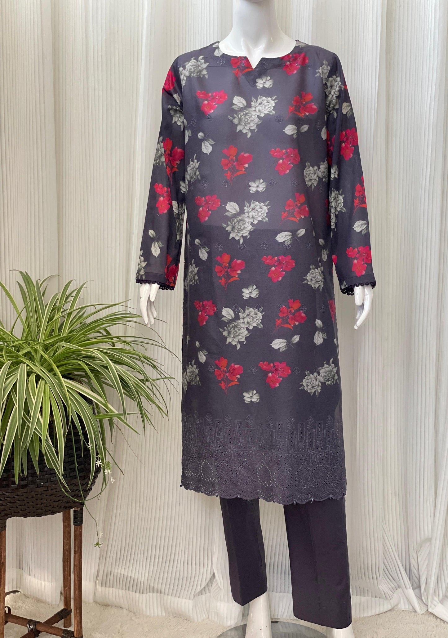 Elegant Chikankari Three-Piece Kurta Set – Festive Ethnic Wear for Women