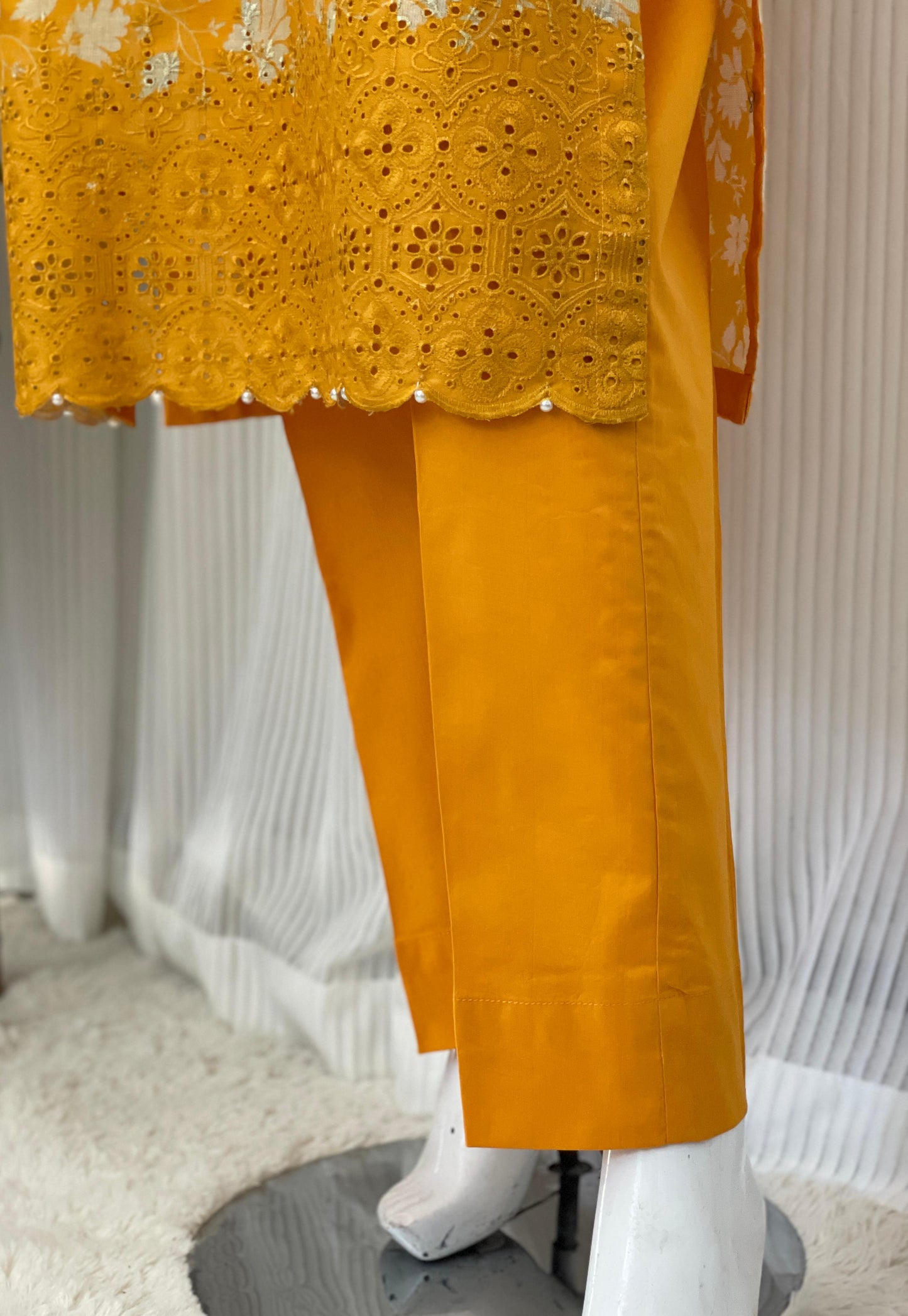 Elegant Chikankari Three-Piece Kurta Set – Festive Ethnic Wear for Women
