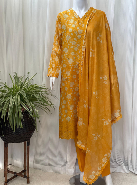 Elegant Chikankari Three-Piece Kurta Set – Festive Ethnic Wear for Women